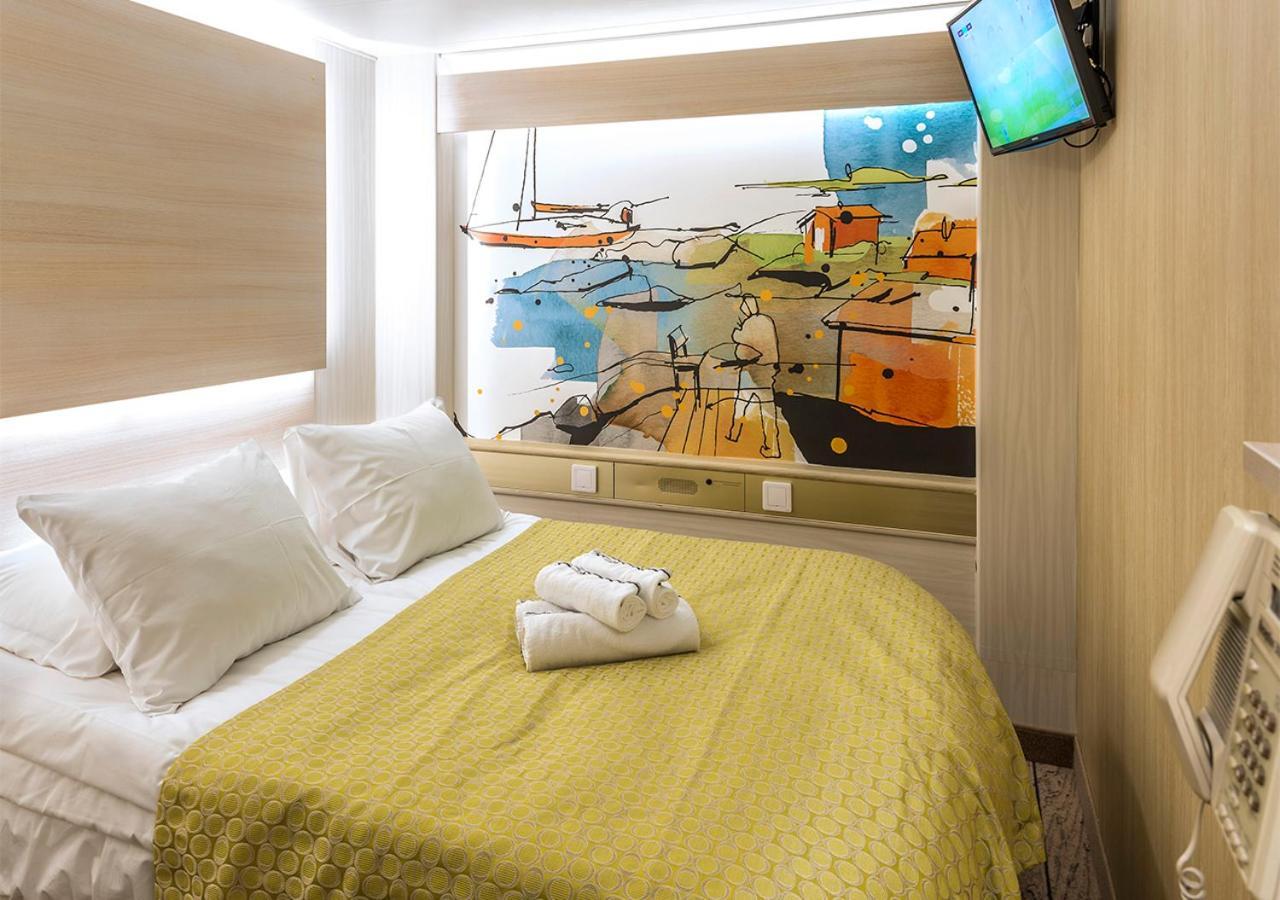  Viking Line Ferry Viking Cinderella - 2-night Cruise Stockholm-helsinki-stockholm